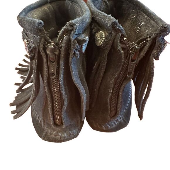 Minnetonka Black Suede Zip Hardsole Boot- Size 8 - Picture 2 of 5